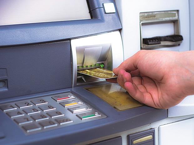 ما هو الصراف الآلي ATM وكيف تم اختراعه وطرق التعامل معه
