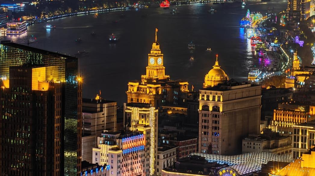 لماذا تلتقط بعض الهواتف صوراً ليلية أفضل من غيرها؟